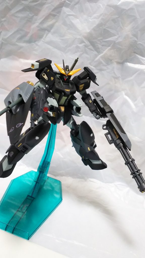 射撃特化
シールドにガトリングを追加し、カラミティのシールドも装備。アルクの腰アーマー装備もあって中々の火力ではなかろうか