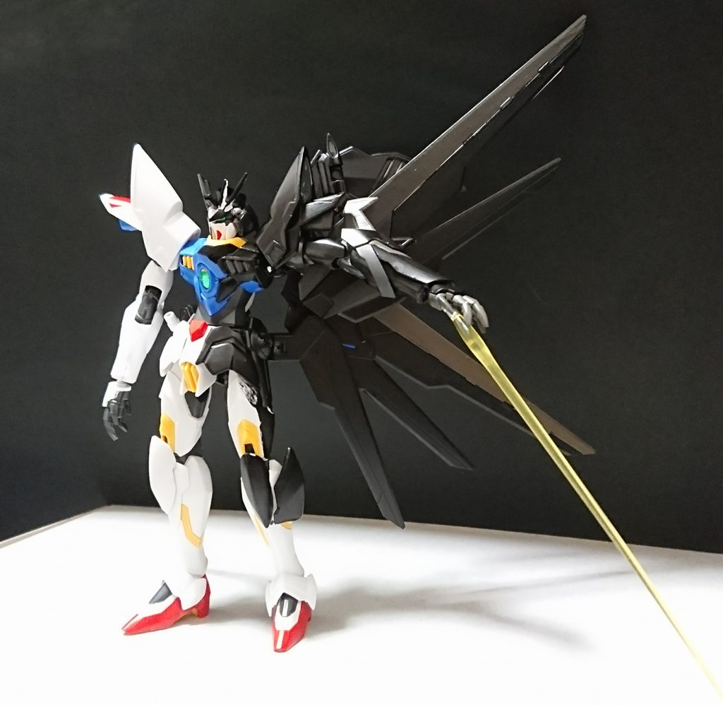 ディストーション
(第２形態)

[総合スペック]
9.0～??.?と想定。

運営が使用しているラボで機体を確認しようとする時のみモニターが乱れる現象が起きるようになっている。

機体データの半分を侵食されGBN内だけでなく現実でも色が変化しており、いかなる場所でも戦闘が可能となった。
レギルス・シールドを使わずとも機体本体から放出される無数の粒子を使いビットを生成する事が可能となっている。
その為エネルギーがある限りノーリスクで半永久的にビットを展開し戦い続ける事が出来る。

しかしこの形態時だけはビットを展開しても微量しか出ず第一形態(レギルス・フリー)時よりも圧倒的に弱くなっており、接近戦のみで敵を殲滅していた。