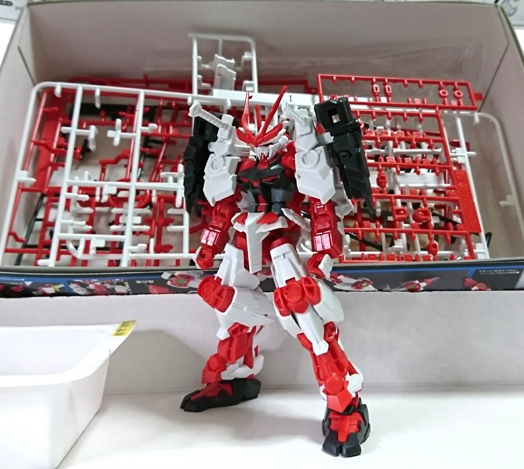 HG 戦国アストレイ。
腕部を除いたほとんどのフレームが戦国アストレイのものです。