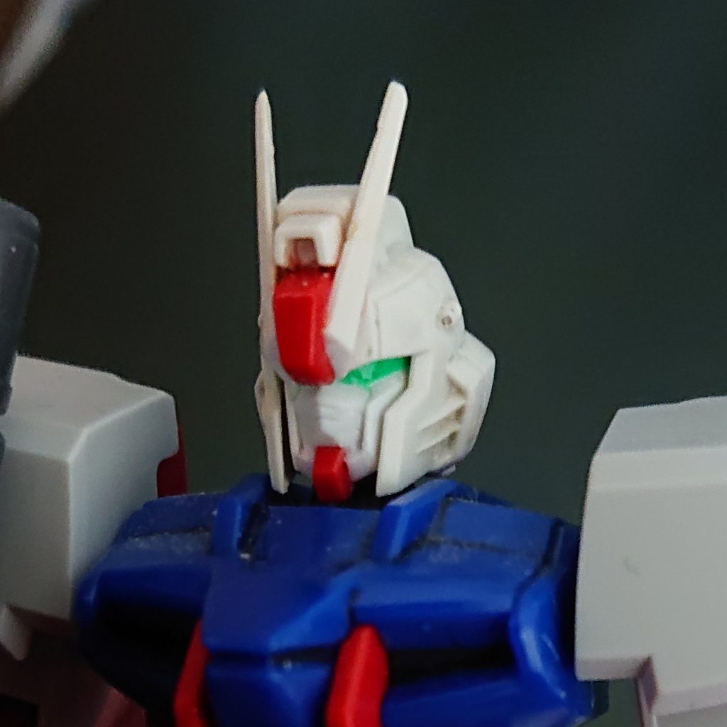 頭部
プラ板追加したのは顎の赤い部分の横です。