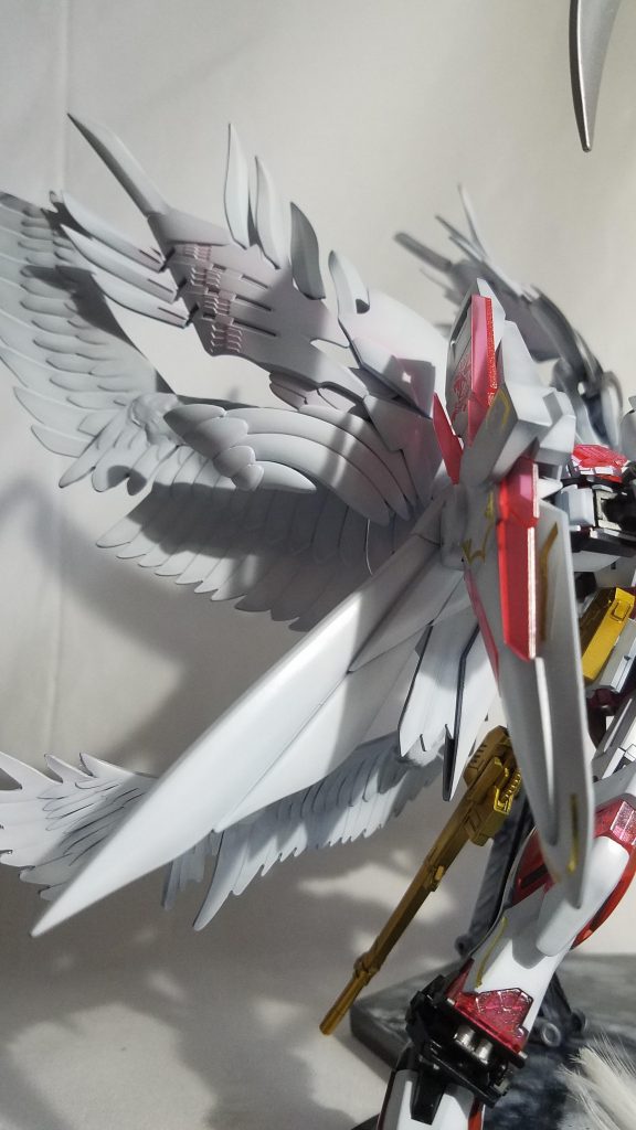 羽は、厚みを増やすように
ボリュームアップしました
合計8枚の羽になります