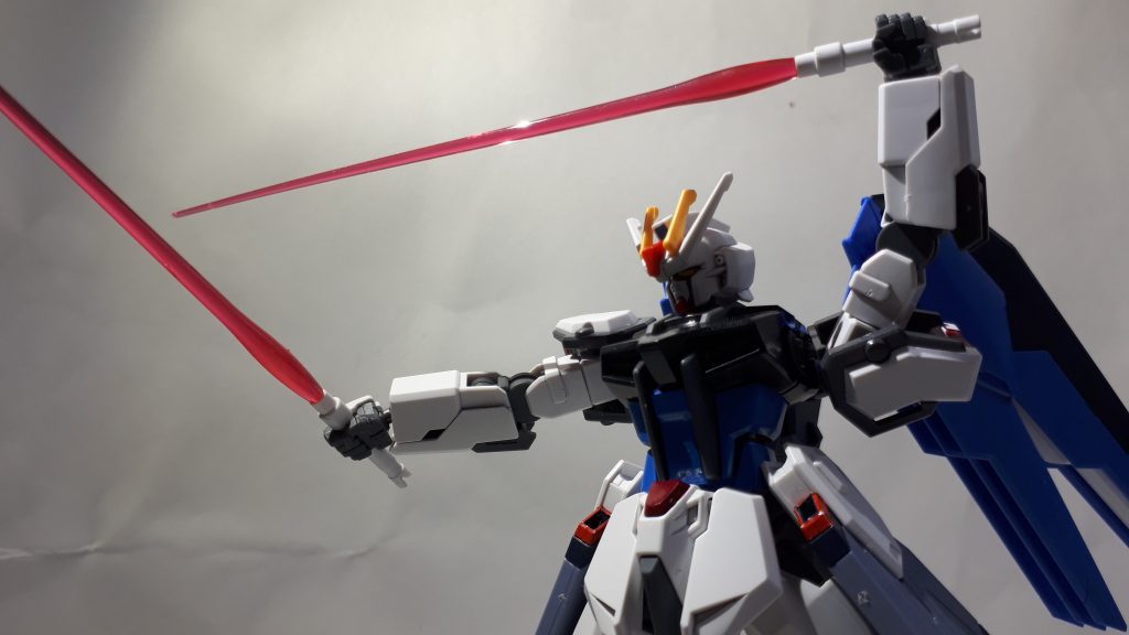 もちろんフリーダムの「ラケルタ・ビームサーベル」だって使用可能。