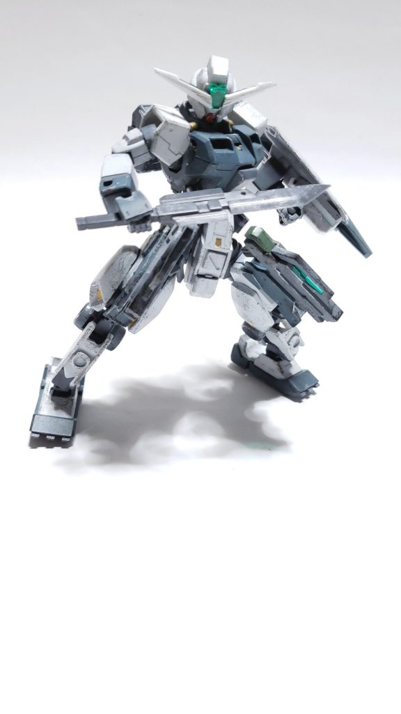 小型ソード・固定武装
腰に取り付けられている近接武装