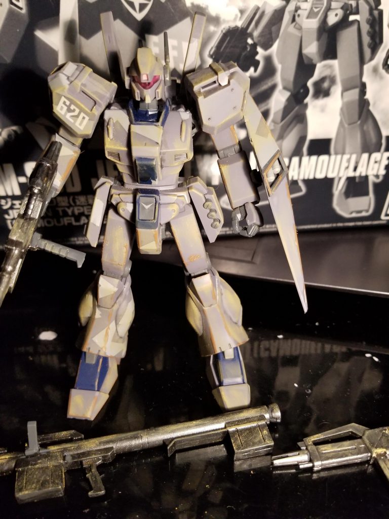 ランナーの都合で普通のビームライフルとバズーカも付いてきます。