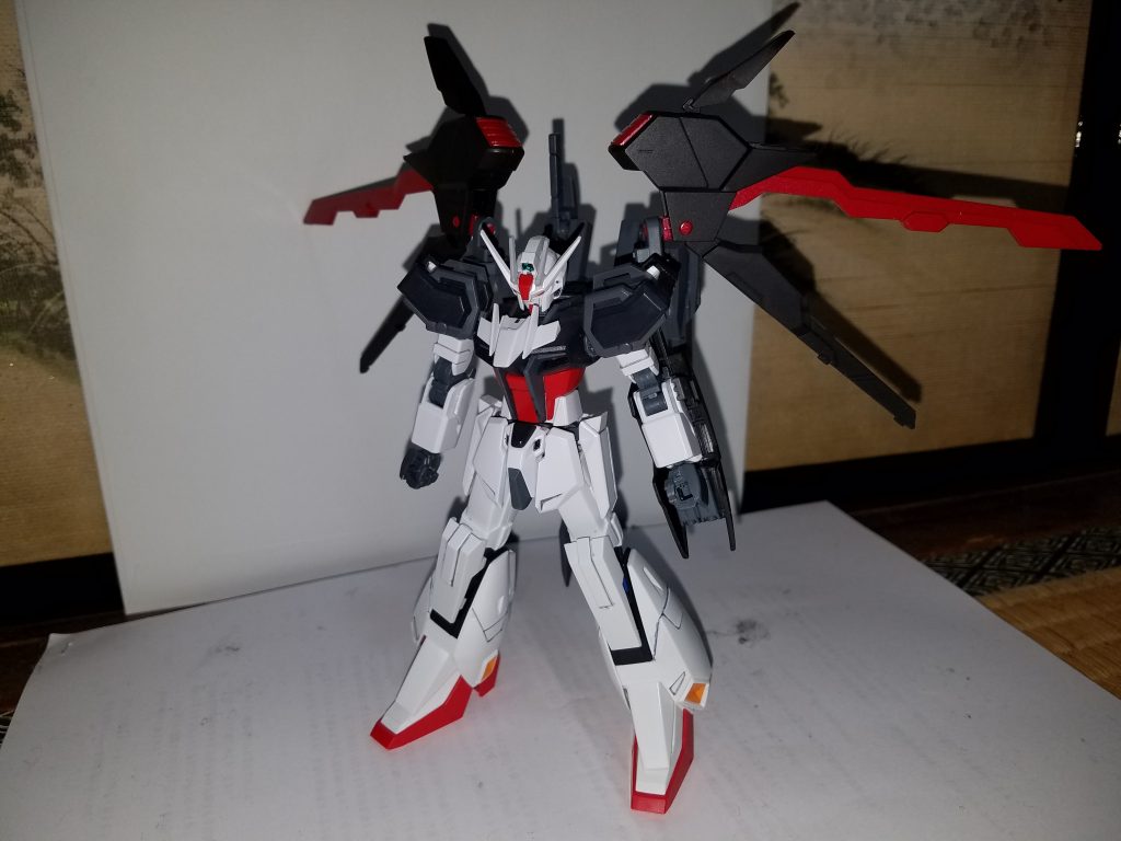 高機動型なので武装はシンプルにバスターソードとビームライフルそれにシールドに内にある小型グレネードです。