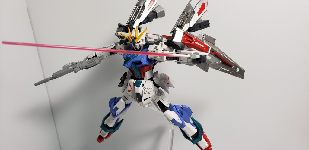 MA-M941 ヴァジュラ ビームサーベル
セカンドステージシリーズのMSと共通のビームサーベル。
消費電力の軽減など、バッテリー稼働のMSで運用されることを前提とした改 良がなされている。
左サイドスカートにラックを作り1本装備しています。ダブルオーやAGE系の平たいものを装備させたかったので柄の部分はデュナメスのものを使用しました。