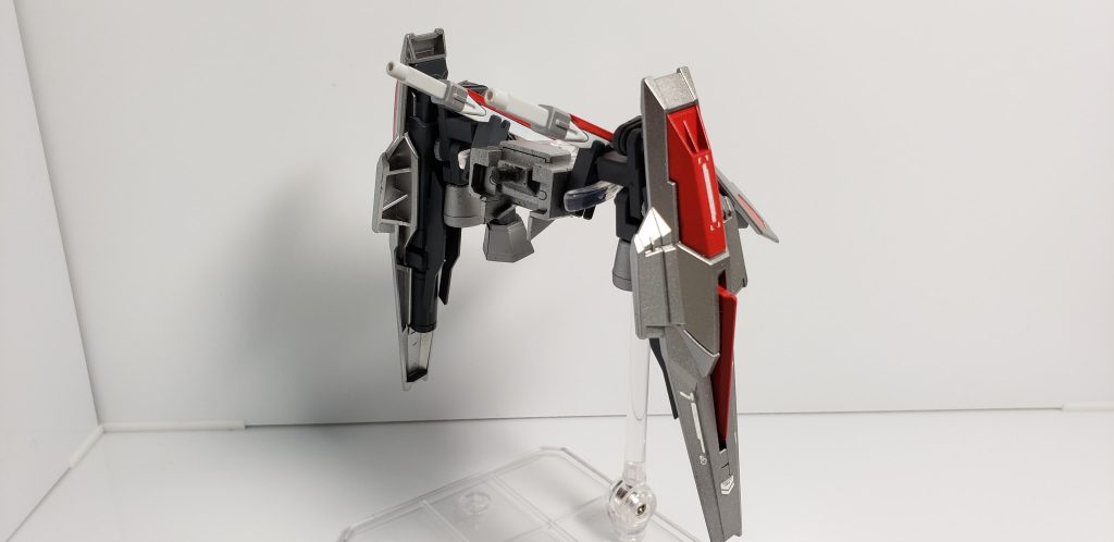 シルバークストライカー(silver ark, striker)~銀翼の箱舟~
ストライクMk-2の実戦投入を想定して専用に開発が進められていたストライカーの「一種」。開発担当者が戦況にマルチに対応できるエールストライカーの開発思想(「航空能力」と「推力の増加」)に主眼を置いていたので、それ同様に機動力とストライクブレードSによる近接戦闘力アップが見込まれる。
ストライクガンダムを制作するうえではやはり、オリジナルのストライカーは欠かせませんでした。制作期間の大半はこれに費やしました。夜な夜ないじっては、あーだこーだ考えてどうにか納得のいくスタイリッシュな形にできました。
やっぱり、ビルドファイターズ系のパーツは形がかっこよく優秀だなと感じました。
オリジナルのものを作るのであれば、名前も大事!!!と思い、考えたのが上のです。カラーリングも並行して考え、邪魔にならない色を選択しました。
そこから、「銀色⇒☆銀の竜の背に乗って 運んでいこう~⇒銀:silver、運ぶ→箱舟→ノアの箱舟:ark⇒シルバー、アーク⇒シルバーク!!!となりました。
☆の歌詞が分かった方はぜひコメントお願いします。