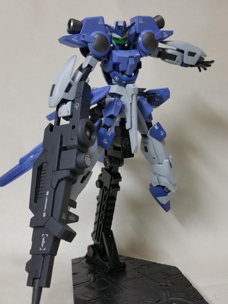 主にアメエクの外装パーツをばらして貼り付けております。細身の子を着こませてゴツくするの好きなのでついついっ