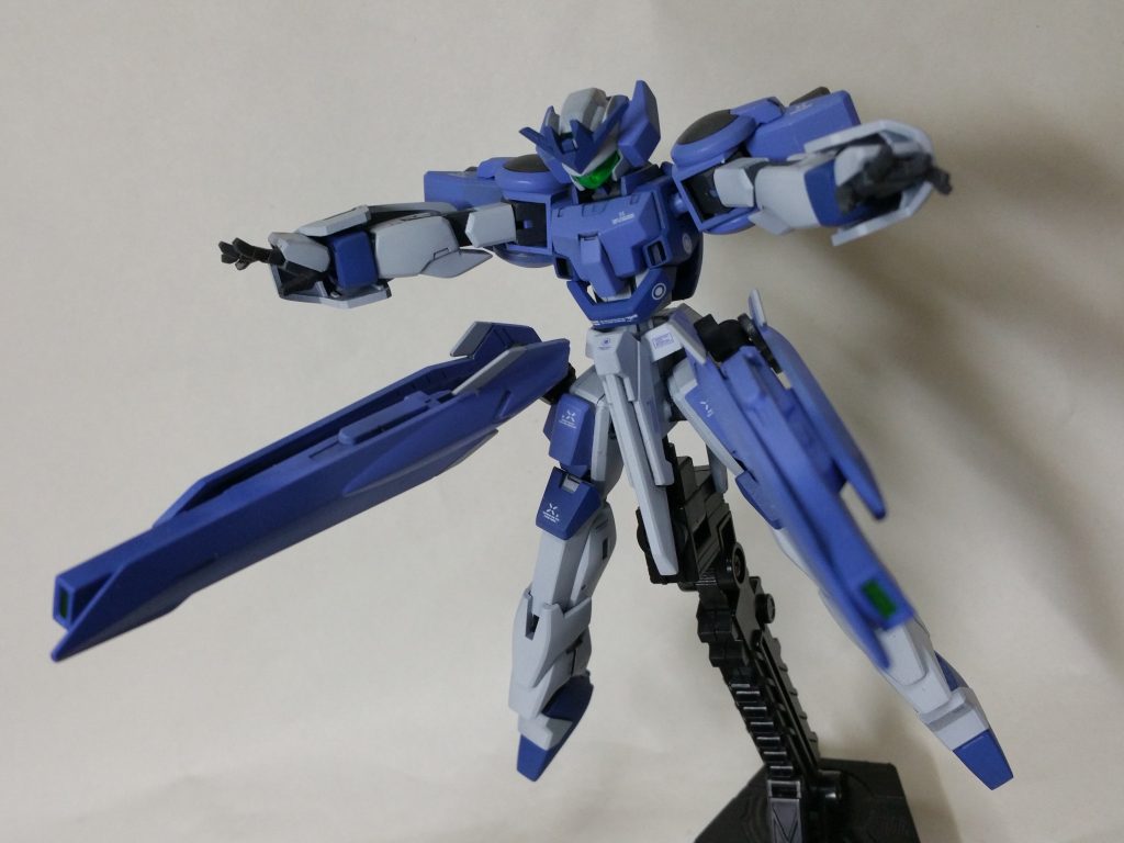 アンテナを重ねることで収束率の高いビームを放つことも可能! とかだったらいいなぁ( 腰にビーム砲あると便利そうだもんね