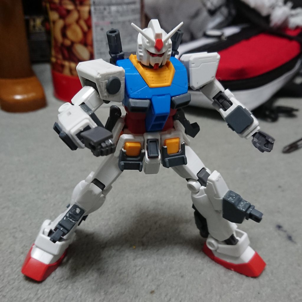 ビームサーベルをオミットしているため、格闘兵装はない。