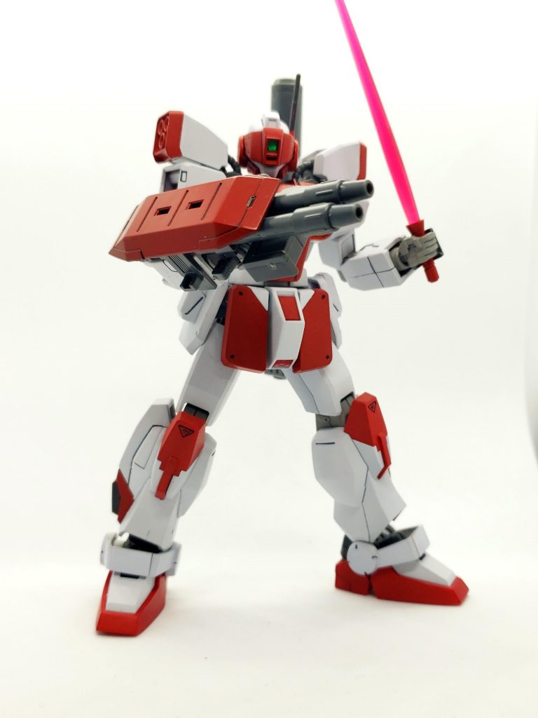バイザー、フレキシブルスラスター、2連ビーム砲、脚のサーベルラックと自分好みの部分を集約しました。