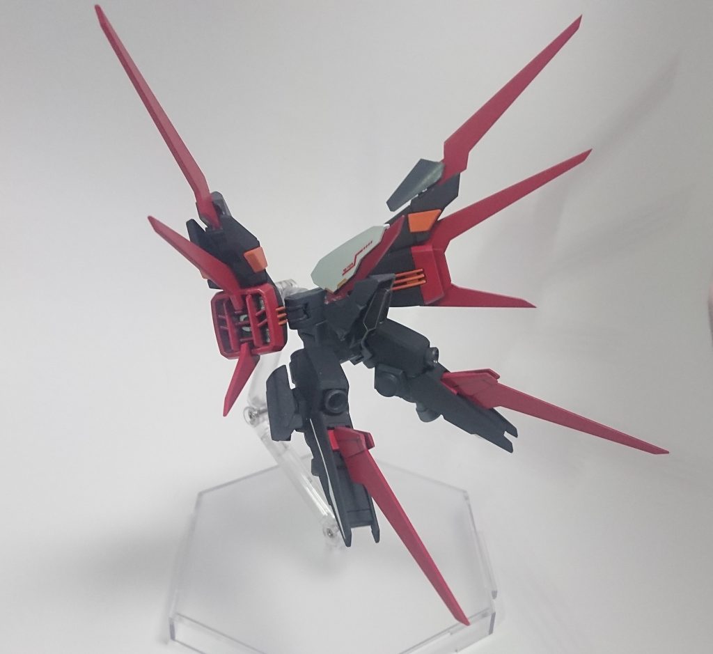 ## メテオールストライカー
エールストライカーをベースにブースターを追加した超加速ストライカーパック。
当然ストライカーシステムによる換装は可能だが、製作者の思想によりメテオールストライカーから換装されることはほとんど無い。