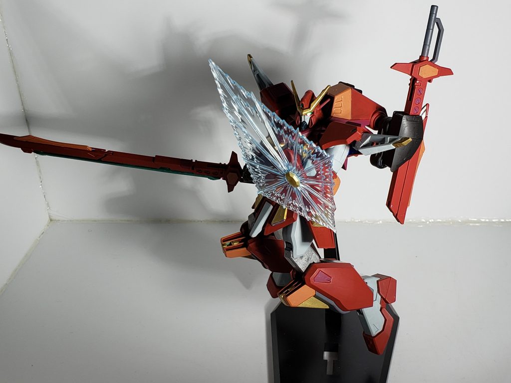 並の攻撃は通用しない優秀なビームシールド
近接戦闘に持ち込むための要