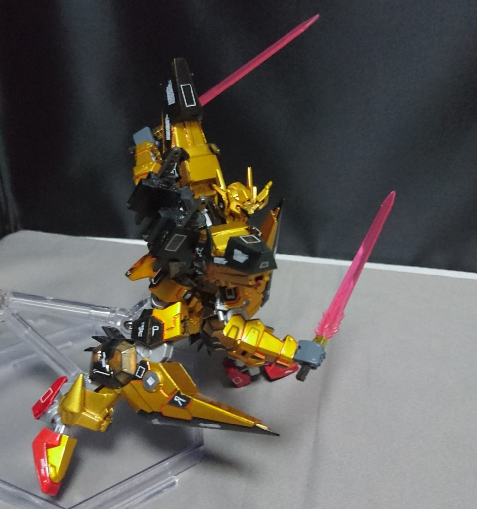 武器1 ビームサーベル
バックパックに２つついています。