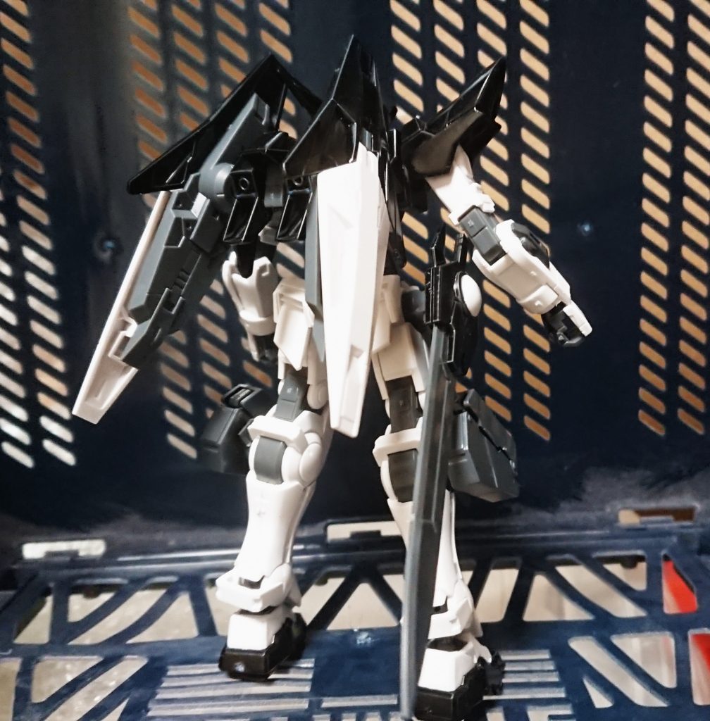 ………という設定で作られたガンプラである。
[前回](https://gumpla.jp/hg/187007)丸々残ったアメイジングエクシアとアストレアをミキシングして出来ました。
無論オフィシャルではございませんぞ～