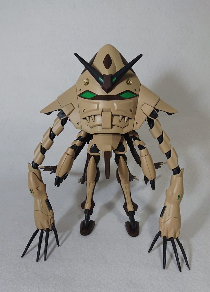 ボディ全体でガンダムフェイスを意識してます。