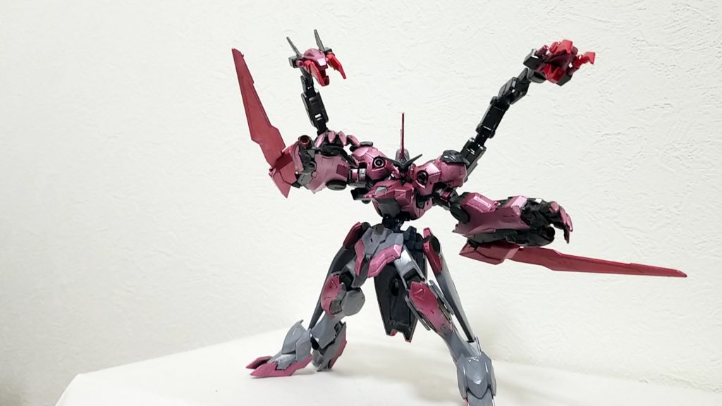 桜花爛漫形態
腕にブレードウィングを装備し、全力を出した形態