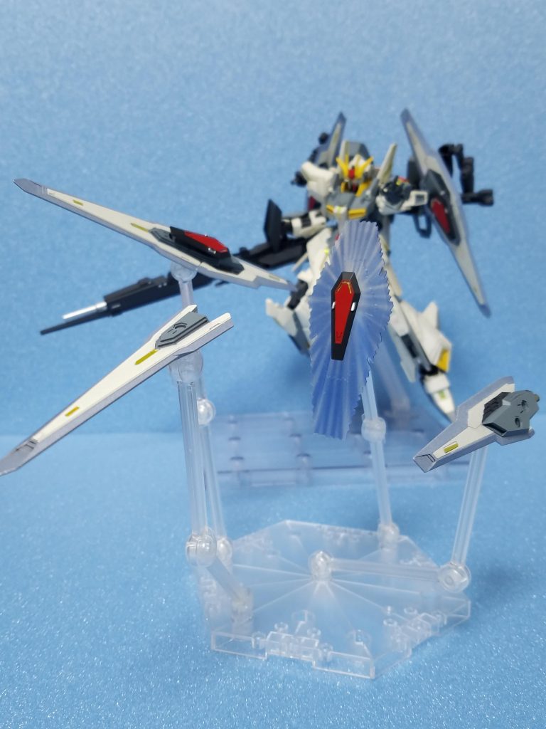 ファンネル(ビット)は分割できて、ソードビット、ガンビット、シールドビット(バルカンビット)の役目で頑張ります👍