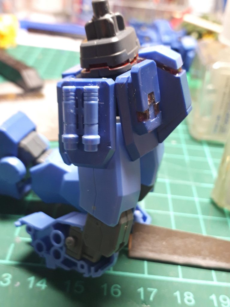 ビームサーベルが取り出せなくなるのが気に入らなかったのでここに付けちゃちました！