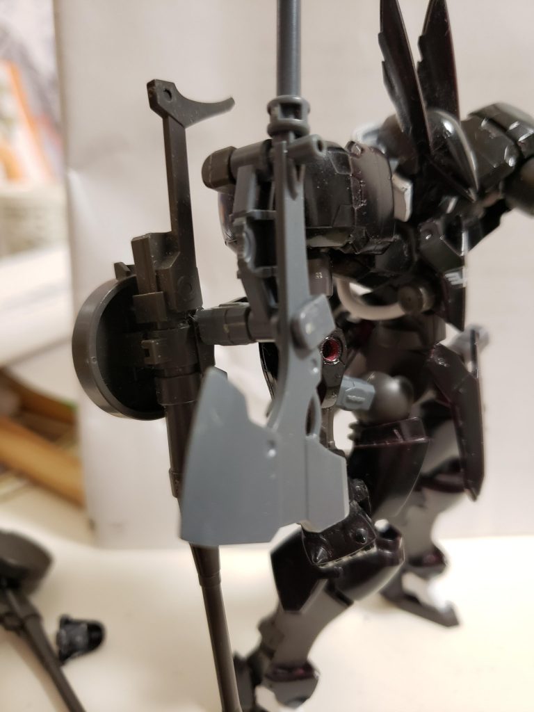 ※また右肩のサーベルラックは簡易ウェポンラックに換装しバトルアックスとヴァルキュリアライフルをマウント可能。