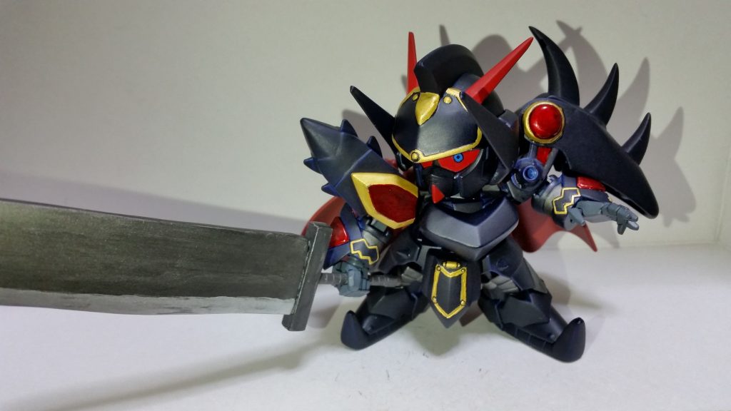 『邪騎士フォールガンダム』
かつてはとある国の騎士であったが自らの力不足により守るべきものを失う。何にも負けない力を渇望するも、力に固執するあまりいつしか邪悪な意思に支配されてしまった。
戦場に現れては手に持つ大剣でなにもかもを壊し尽くすという。