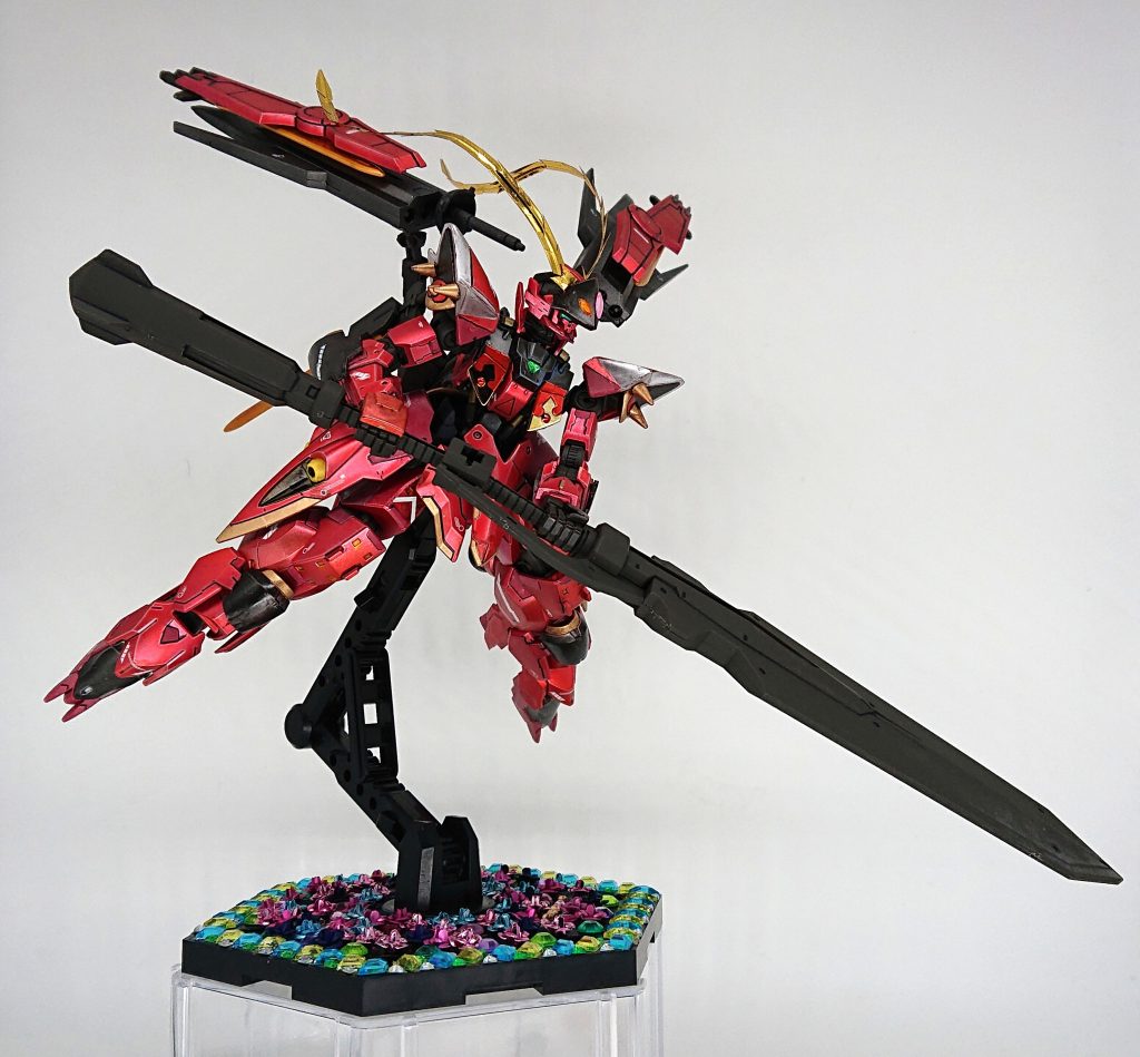 【武器 バスターソード】
鉄血の武器の中でも大型の、ヘルムヴィーゲ・リンカーのヴァルキュリアバスターソード。
持ち手を変えれば保持できます。