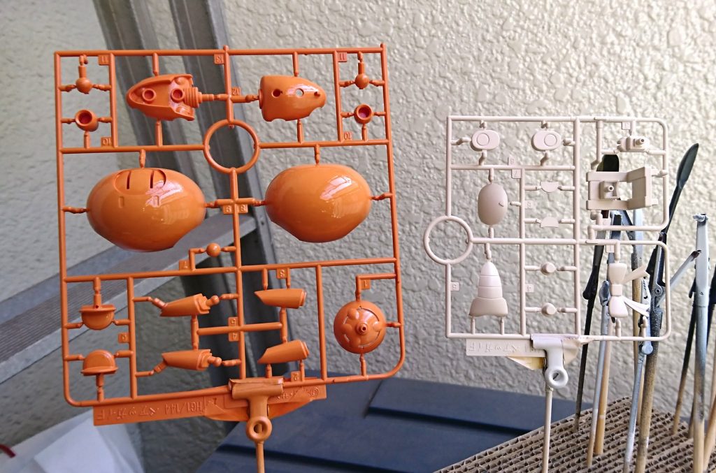 ラスティオレンジが手に入らなかったので、ランナー塗装でオレンジに色変しました。