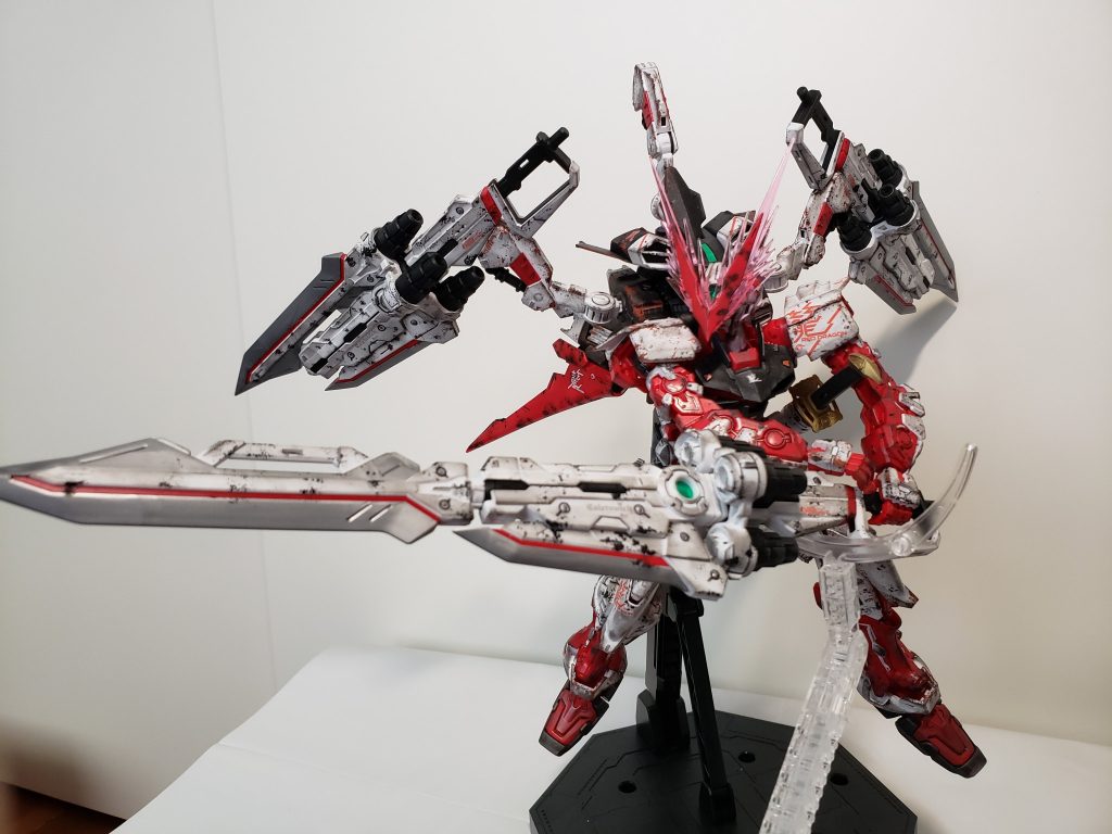 目玉であるカレトヴルッフを構えて
非常に大きくポージングに難儀しました笑