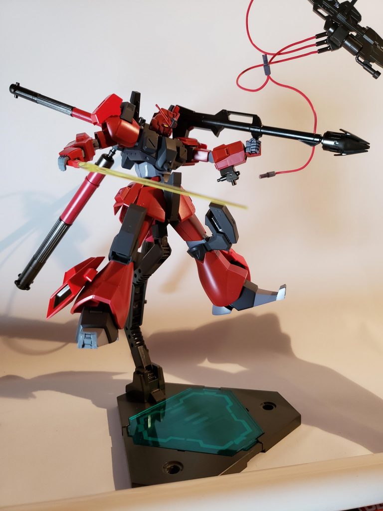 スネークバズ
ハンブラビが使用した海ヘビの前進となる武器。