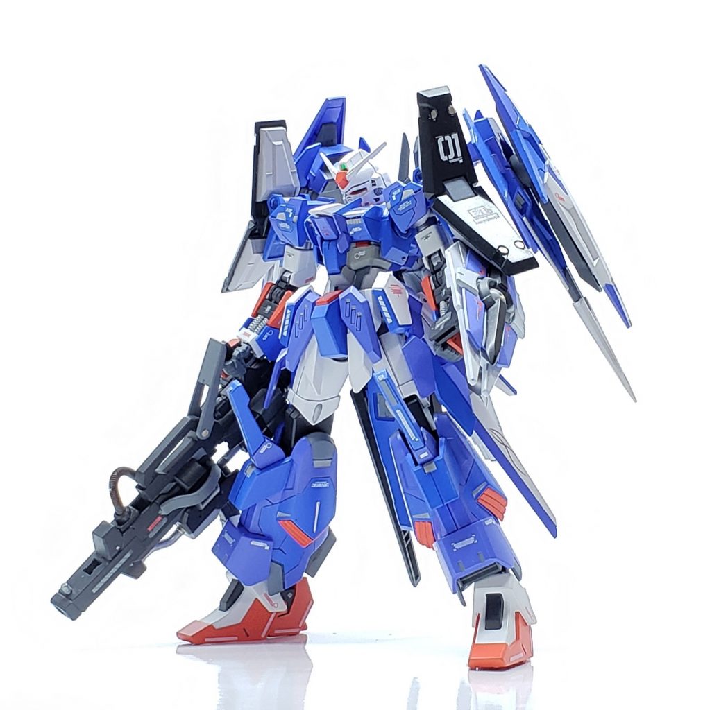 ## **〜第2形態〜 「ガンダム・ルフトヴェルト」 ストームガンダムを強化改修した機体です。 ドイツ語で「世界の空気」の意。 GBN世界の空気をガンプラと共に感じたい、という強い願いから命名されました。 ビームライフルはビームカノンへとアップデート。 射程が短くなった代わりに威力と連射速度の向上。パワー寄りにカスタマイズされています。