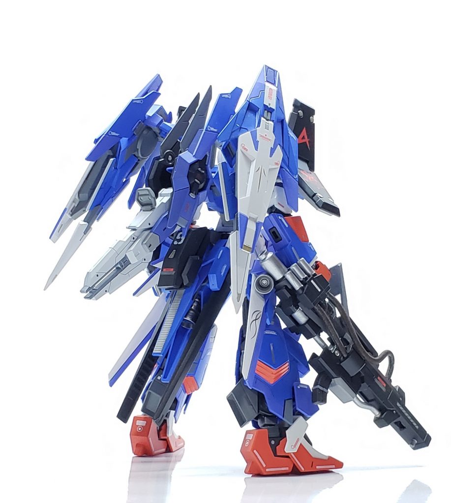 武装一覧 ビームカノン ビームサーベル グレネードランチャー エネルギーシールド バインダーファンネル ツインファングランチャー 改修したことで火力と推進力が大幅に増加した代わりに若干小回りが利きにくくなりました。 パワー寄りのバランス型という感じですね。 特にシールドが追加されたことによる耐久性の向上は大きいです。 ちなみに合体シーケンスがありますよw↓