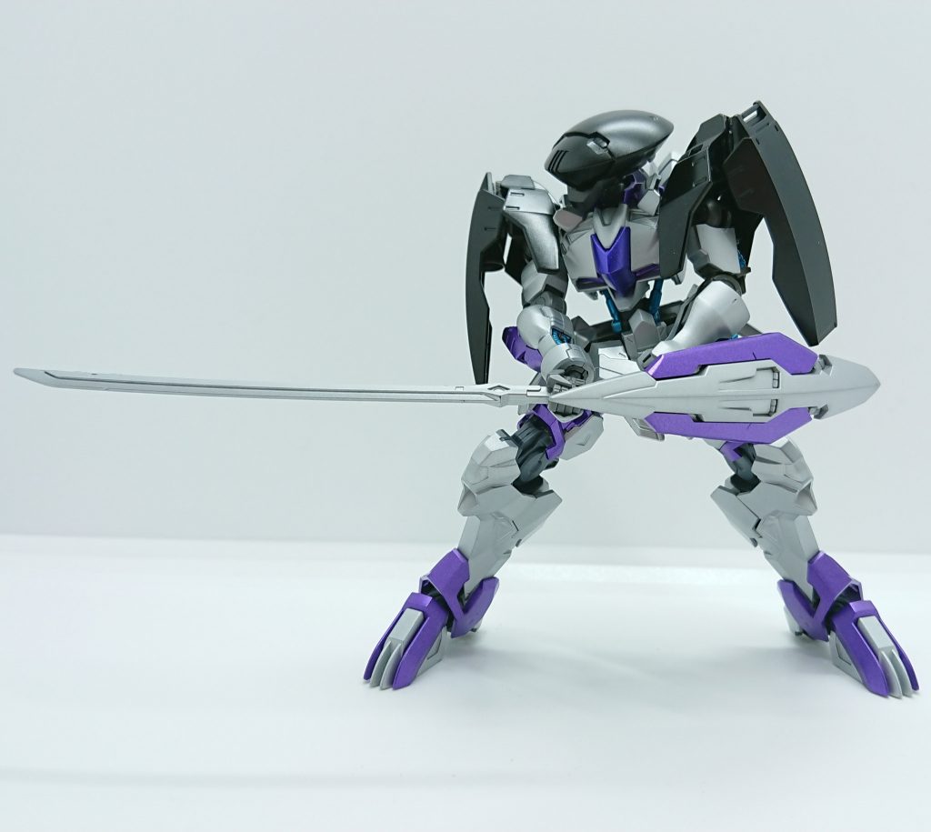 という設定ですが元ネタはFG⚪の岡□以蔵のイメージです。
編傘のような形のゲイレール・シャルフリヒターの頭部と太刀で辻斬り風にしました。