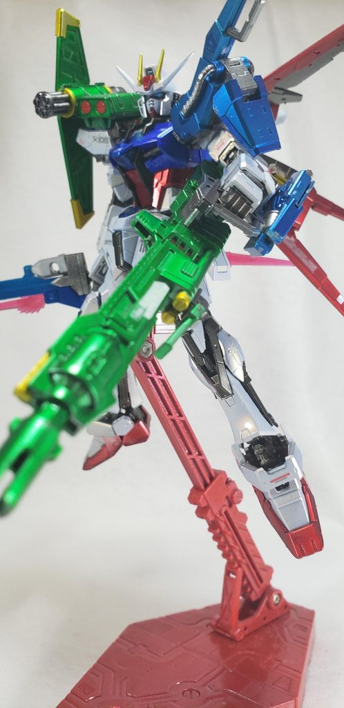 最後に、カラーレシピです。
フレーム
Exシルバー→スターブライトアイアン
内部装甲
Exシルバー→ガンメタル
外面装甲
スターブライトシルバー→クリアホワイト
エールストライカー 赤
ブライトシルバー→クリアレッド
エールストライカー 黒
スターブライトシルバー→スターブライトジェラルミン
ソードストライカー
スターブライトシルバー→クリアブルー
ランチャーストライカー
スターブライトシルバー→クリアグリーン
黄色部分
スターブライトシルバー→スターライトブラス
クリア部分
蛍光ブルー