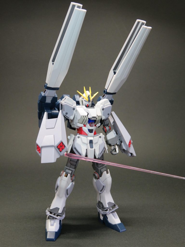 まずはB装備
インコムにディテールを加えミサイルパーツを塗り分けました