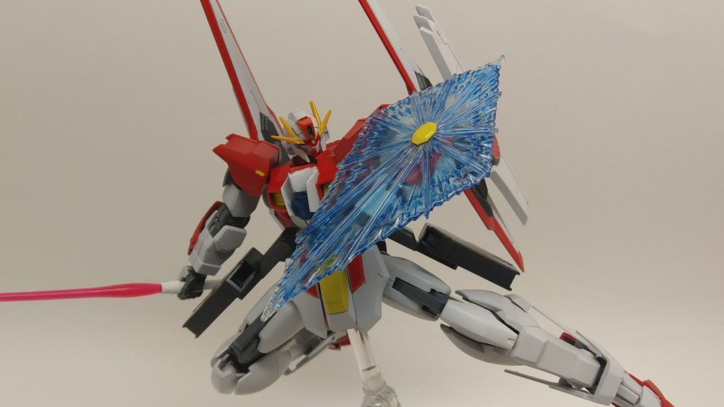 接近する敵にはまずはピストルやビームシールドで受けるというイメージです