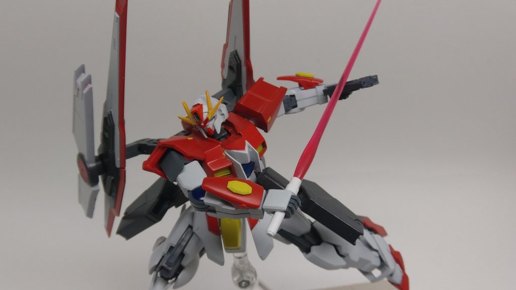 戦闘のイメージとしては、サーベルで近づきつつ