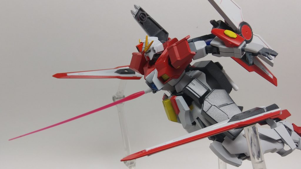 バックパックには2基のソードビットがありましてこいつらに雑魚敵を片付けてもらいつつ本体は1vs1で戦うようなイメージ