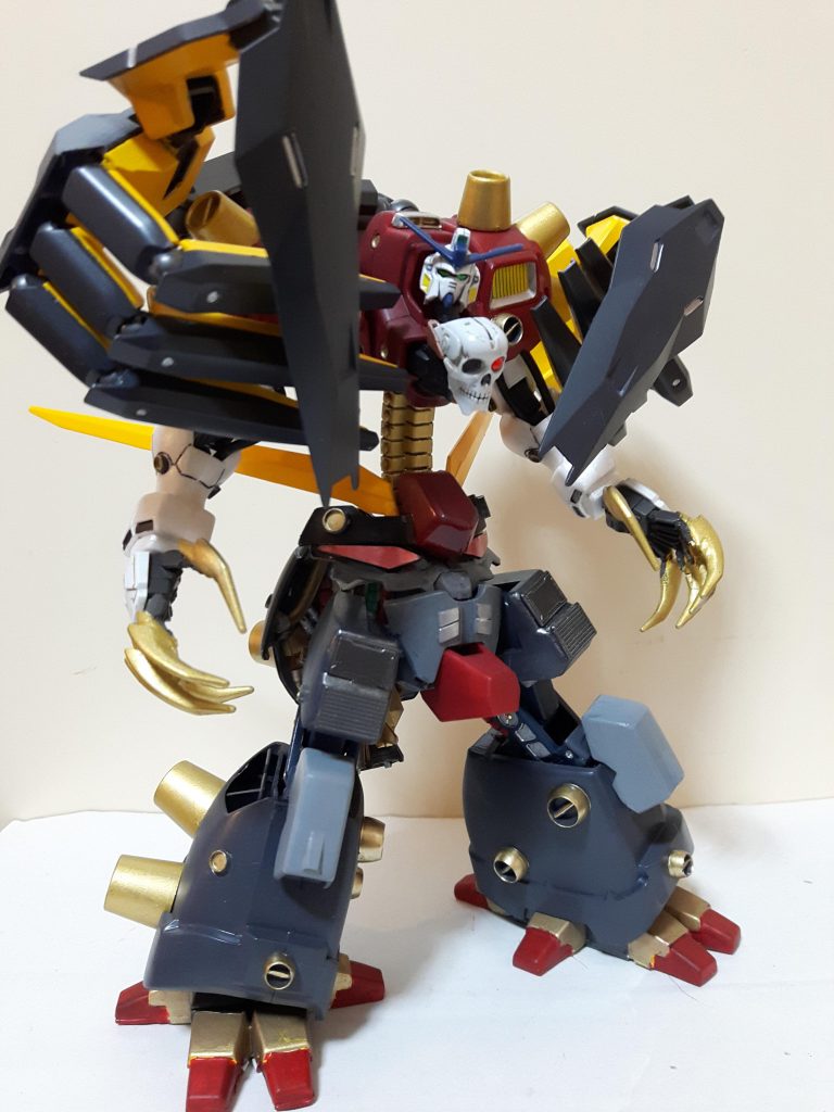 防御形態。膝関節を増設したのでMAモードにはなりません。