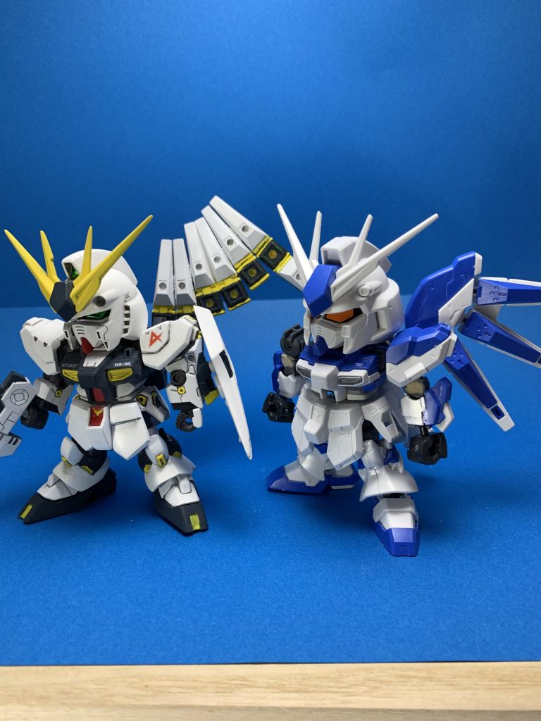 制作中のHiνガンダムと比較。

Hiνの頭がデカイので苦戦しております。