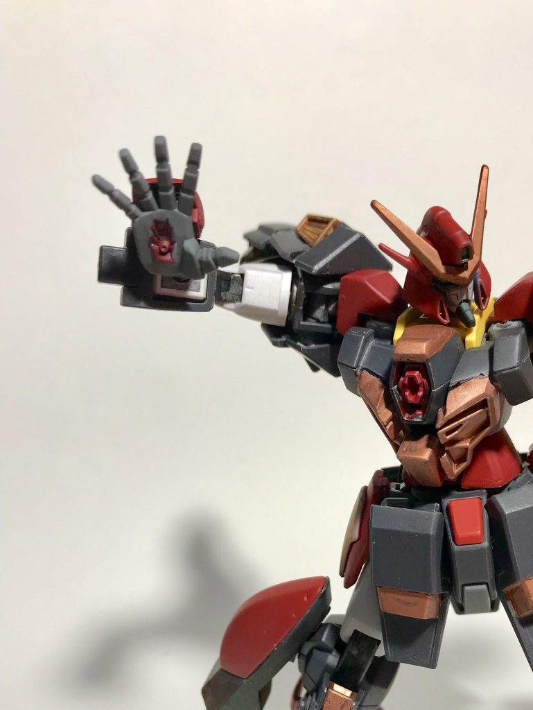 全身の武装を外して近接格闘戦に！
奥の手のゴッドn…パルマフィオキーナ掌部ビーム砲！！