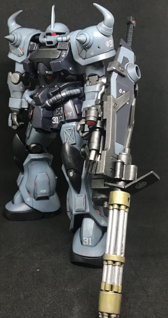 ガトリングシールド装備、銃口はソケットピンでディテールアップ。