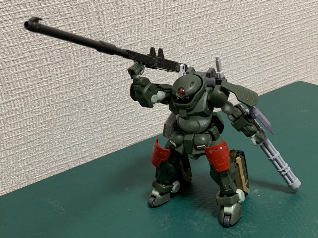 製作中の様子③

ザメルの様な砲身展開をしたくて、滑空砲の砲身と砲体の間に、BF系キットのボーンアームズの可動アームを入れてます。

この長距離砲を展開するのがやりたかったんだ！