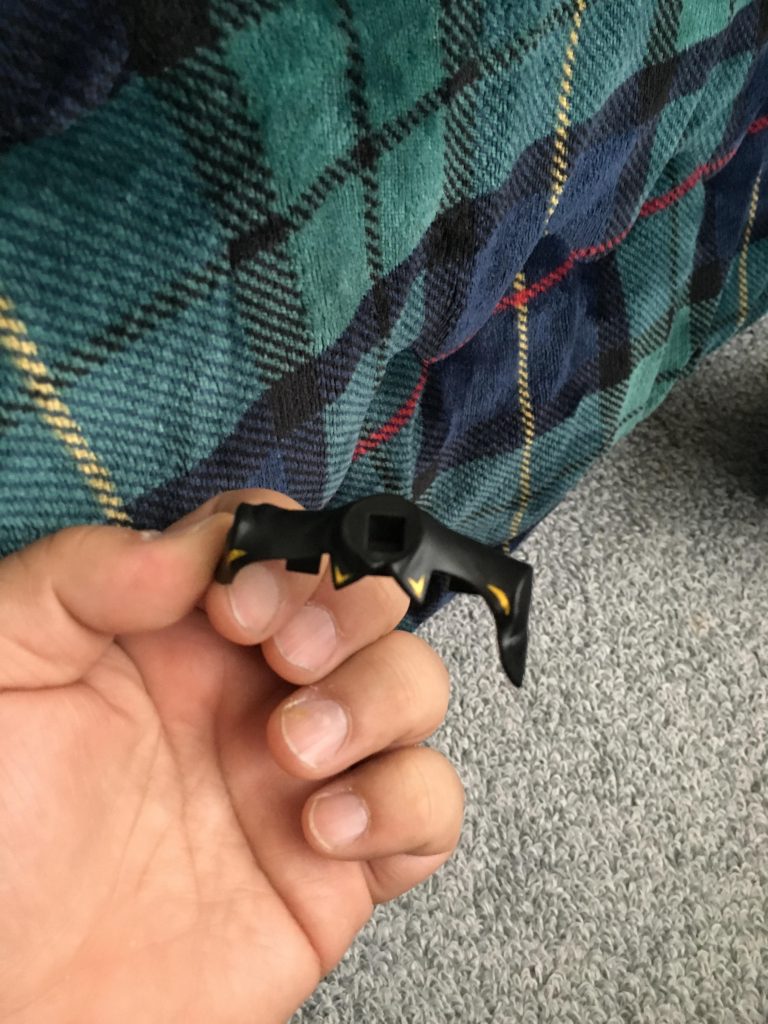 筆塗りで、金の装飾を追加