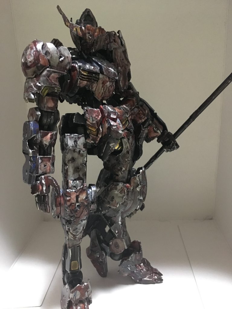 よく見ると左右バラバラです