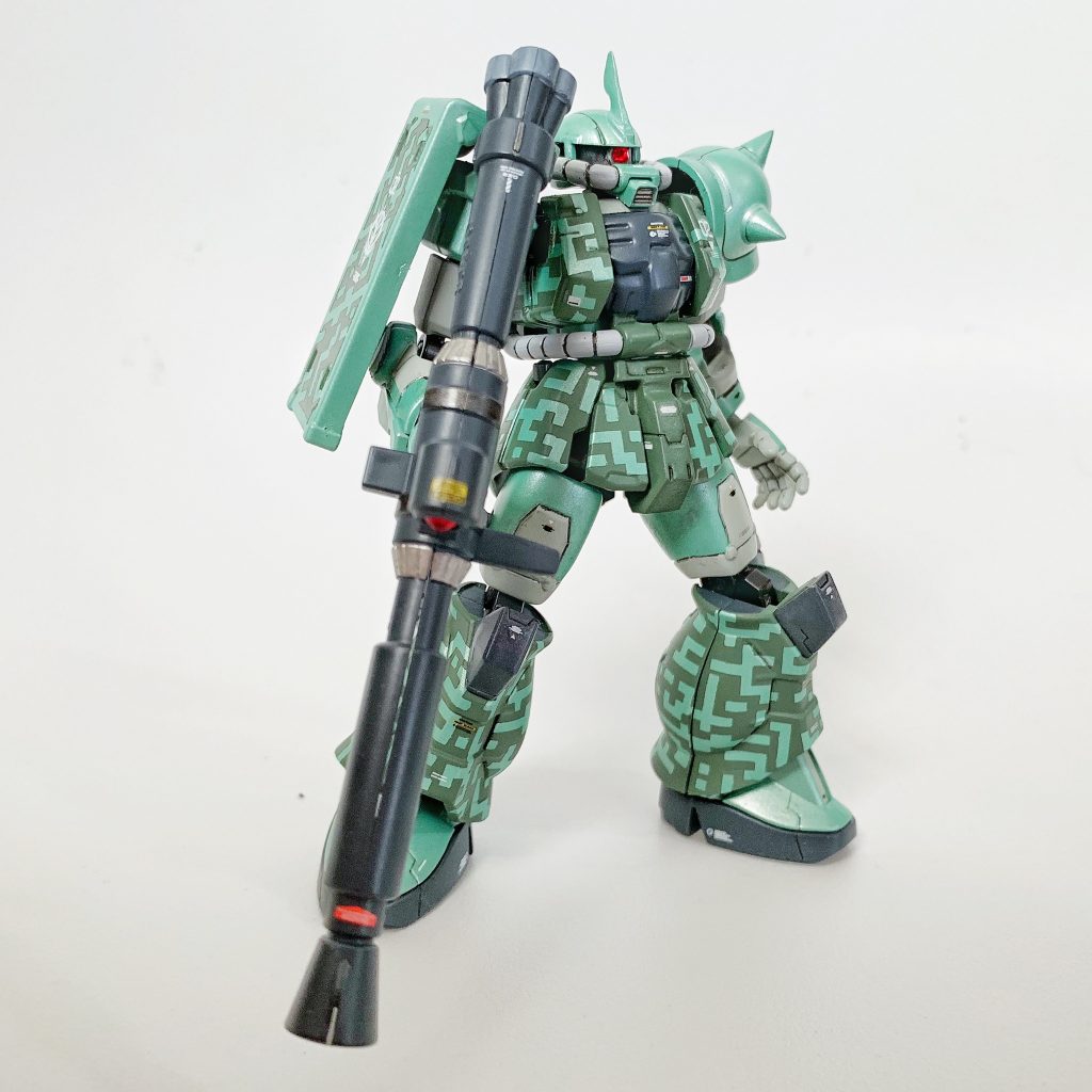 塗装したハイパーバズーカを持たせて、軽くポージング1