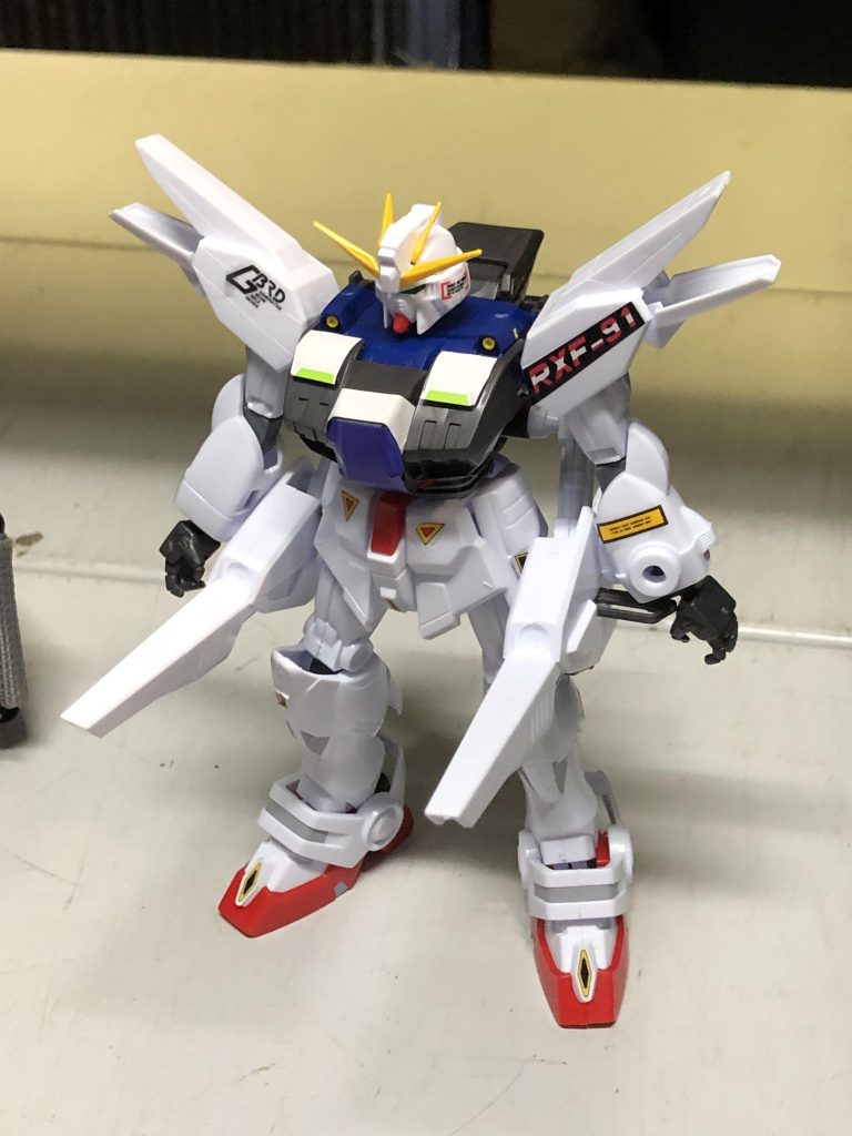 ヴェスバーは前に持っていけますが、可動にやや難ありです。