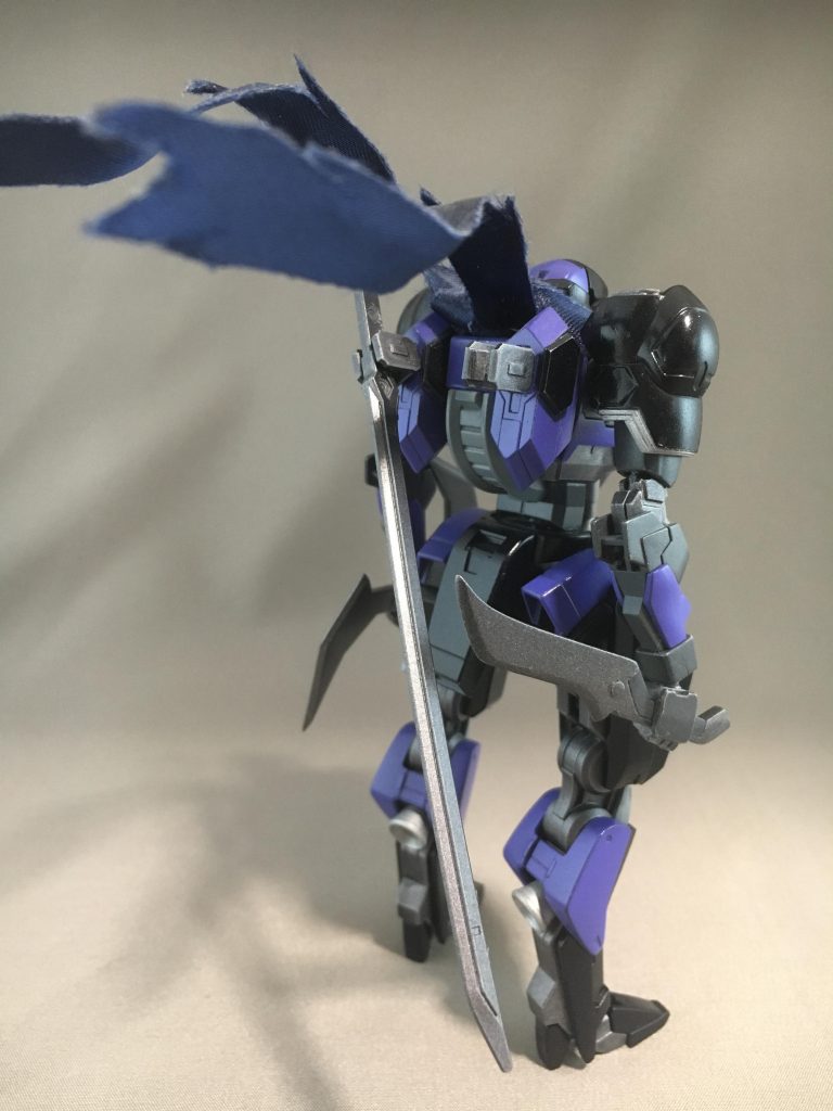 そして忍者といえばマフラー!
手芸店のリボンと針金で手作りしました
可動しますがあまり動かし過ぎると針金が千切れるという