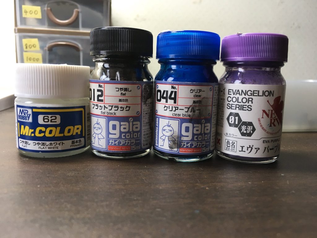 機体色はこの4色を調色。