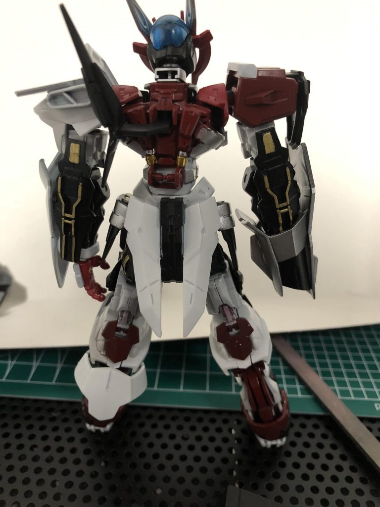 金色の部分がマーカーで塗装した部分です！