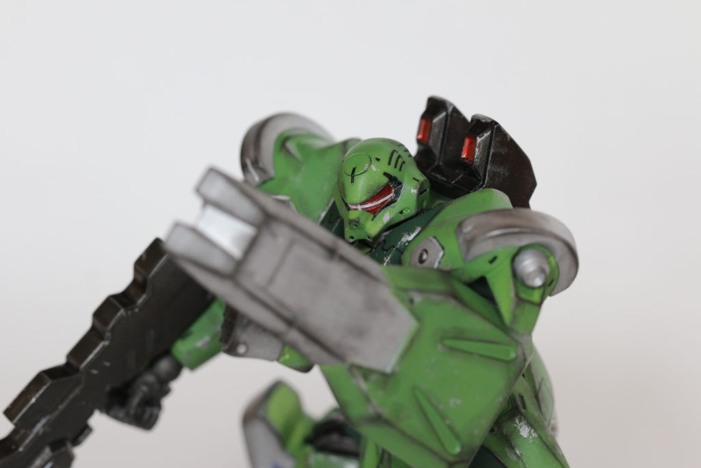 差し色にシルバー入れてます。
全体がグリーンというのは、量産型ぽくっていいんですけど、いざ作るとなると味気ない気もするので。